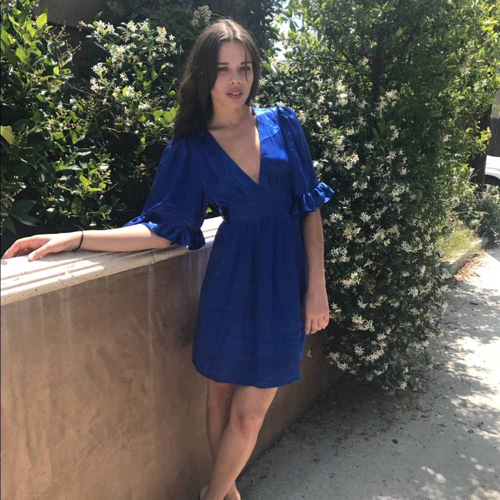 Betsey Johnson 100% silk blue kimono size 2